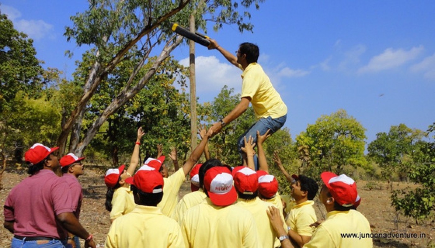 Outdoor team challenge